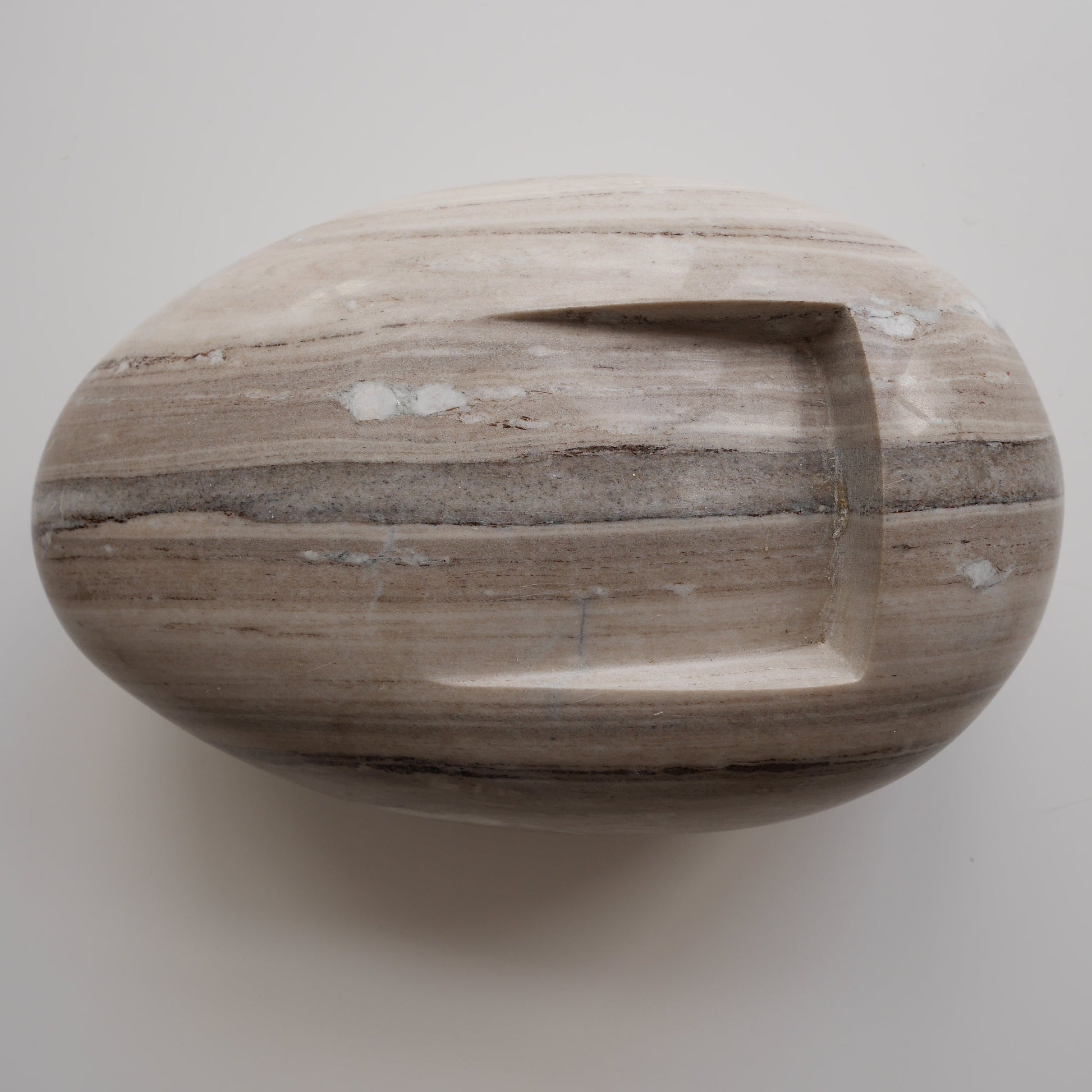 LAB4_CURATED_Kunst_Skulptur_Marmor_MATHEMATICAL_ENCOUNTER_1997_eggShapeStriped